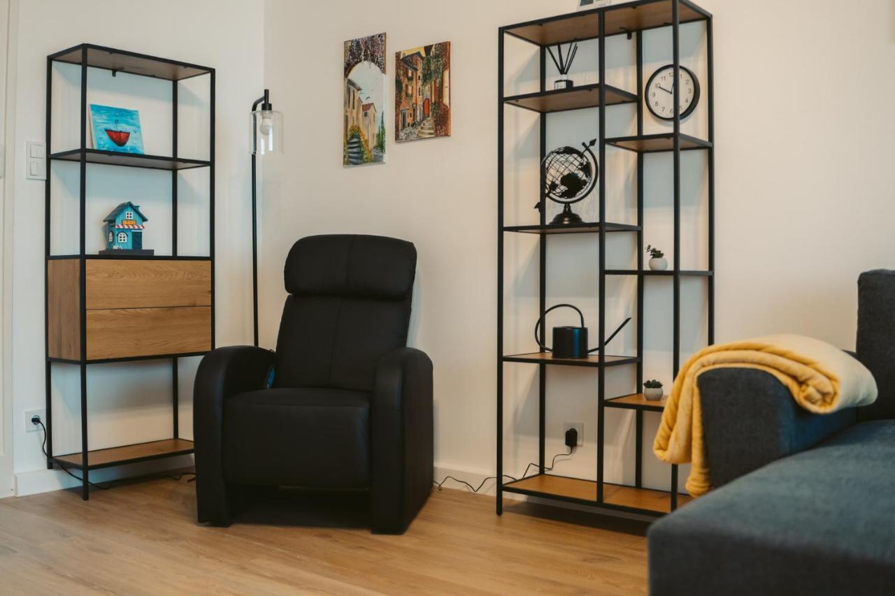 Volenter Lux Apartment Zero Baja Bagian luar foto